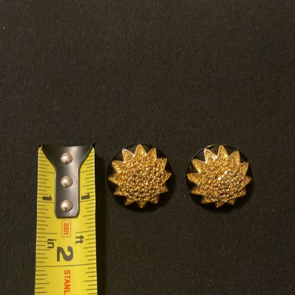 St. John’s Clip earrings ⭐️ - Picture 3 of 6